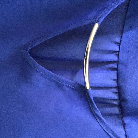 Woman’s royal blue blouse - Picture 6 of 6